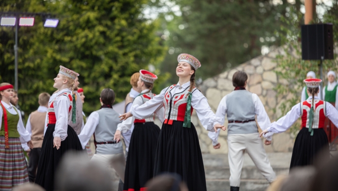 Ropažu novada Deju svētki – koncerts "Rakstos deja izrakstīta"