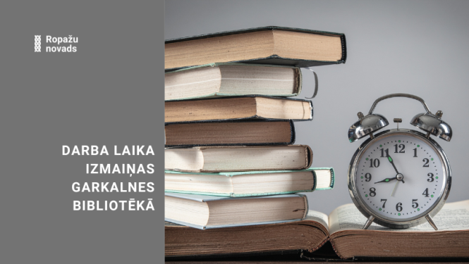 grāmatas un pulkstenis