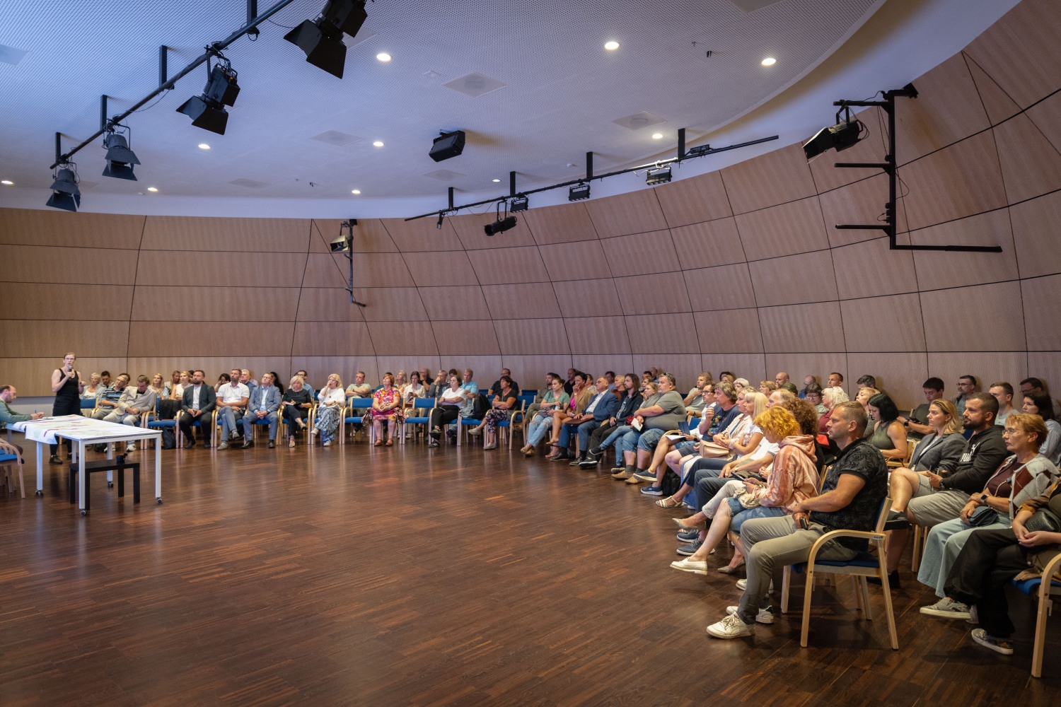 Ropažu novada teritorijas plānojuma 1. redakcijas publiskās apspriešanas un vides pārskata projekta sabiedriskās apspriešanas sanāksme Ulbrokā