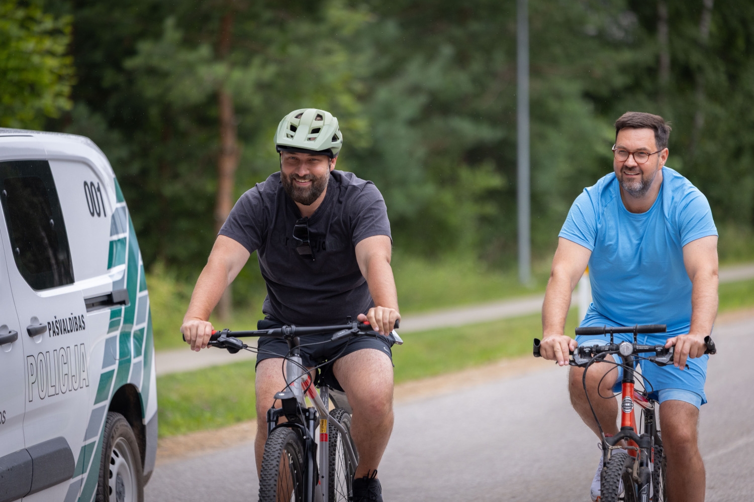 Ropažu novadā svinīgi atklāti jaunie gājēju un velosipēdu ceļi gar autoceļiem P4 un P5 