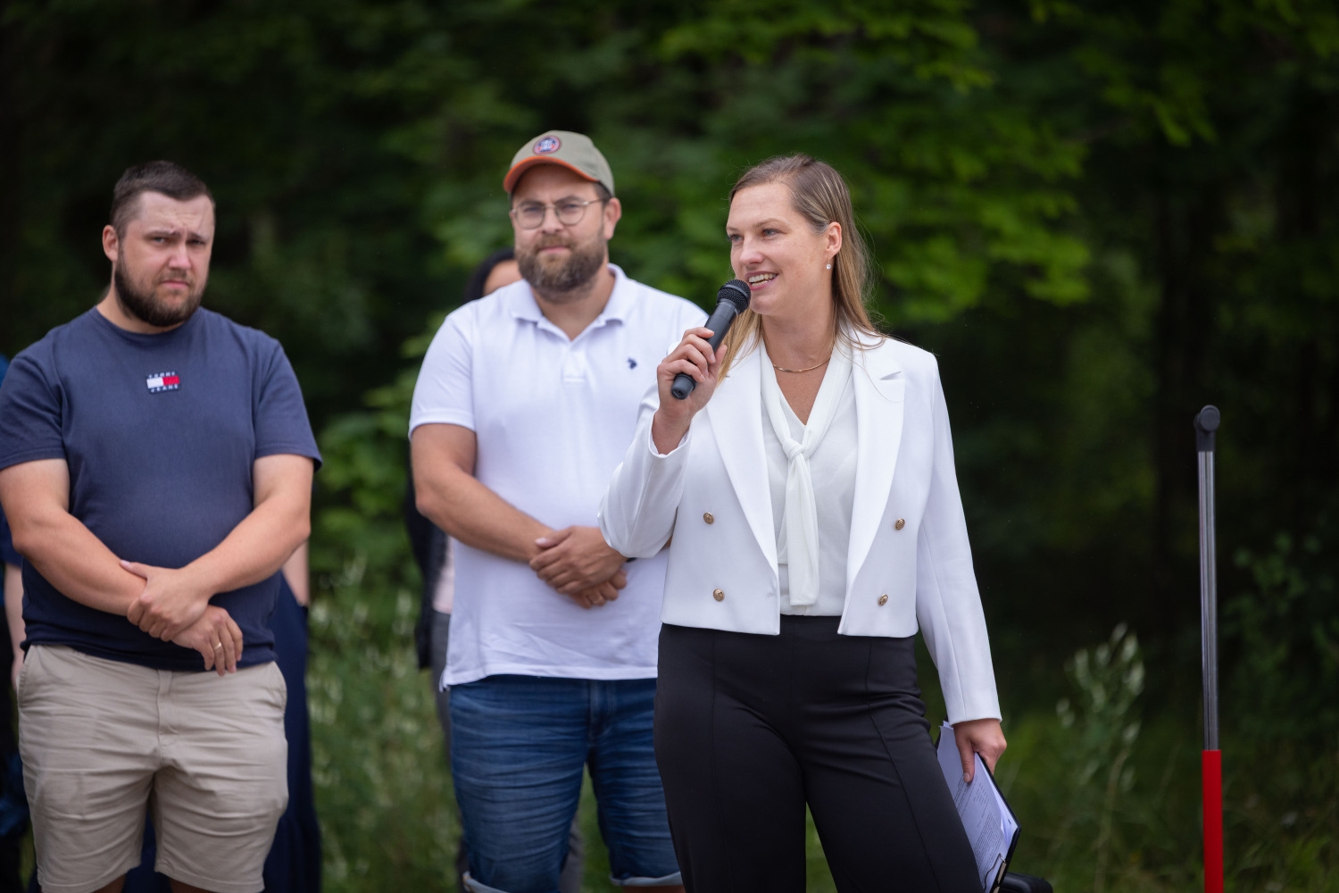 Ropažu novadā svinīgi atklāti jaunie gājēju un velosipēdu ceļi gar autoceļiem P4 un P5 