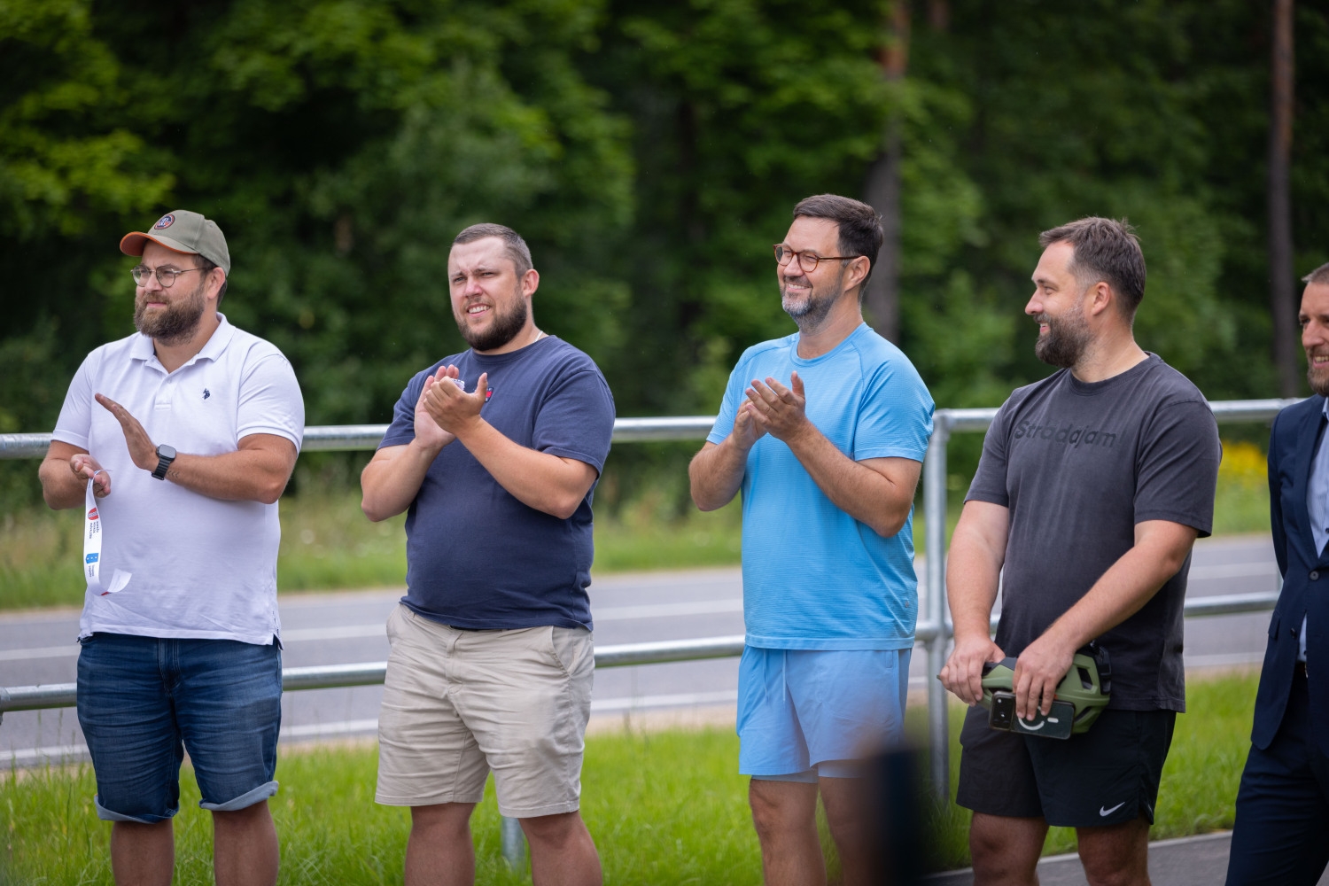 Ropažu novadā svinīgi atklāti jaunie gājēju un velosipēdu ceļi gar autoceļiem P4 un P5 