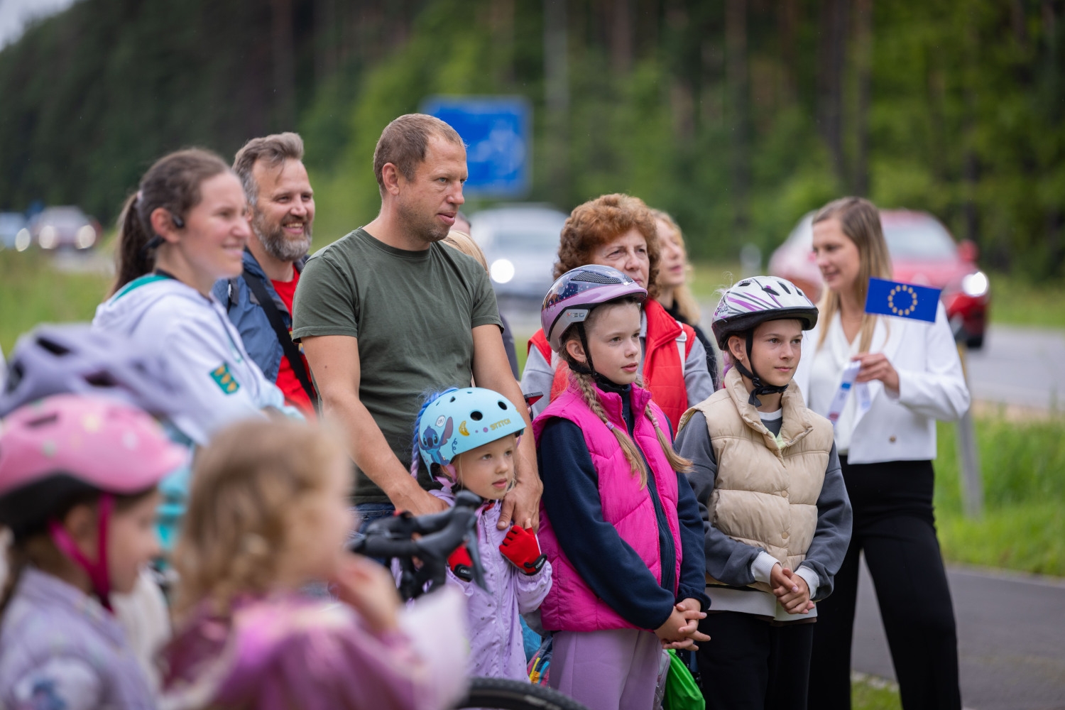 Ropažu novadā svinīgi atklāti jaunie gājēju un velosipēdu ceļi gar autoceļiem P4 un P5 