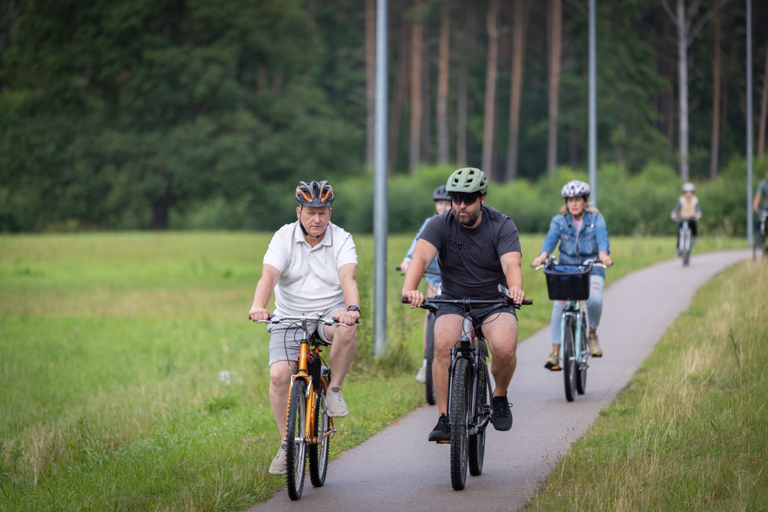 Ropažu novadā svinīgi atklāti jaunie gājēju un velosipēdu ceļi gar autoceļiem P4 un P5 