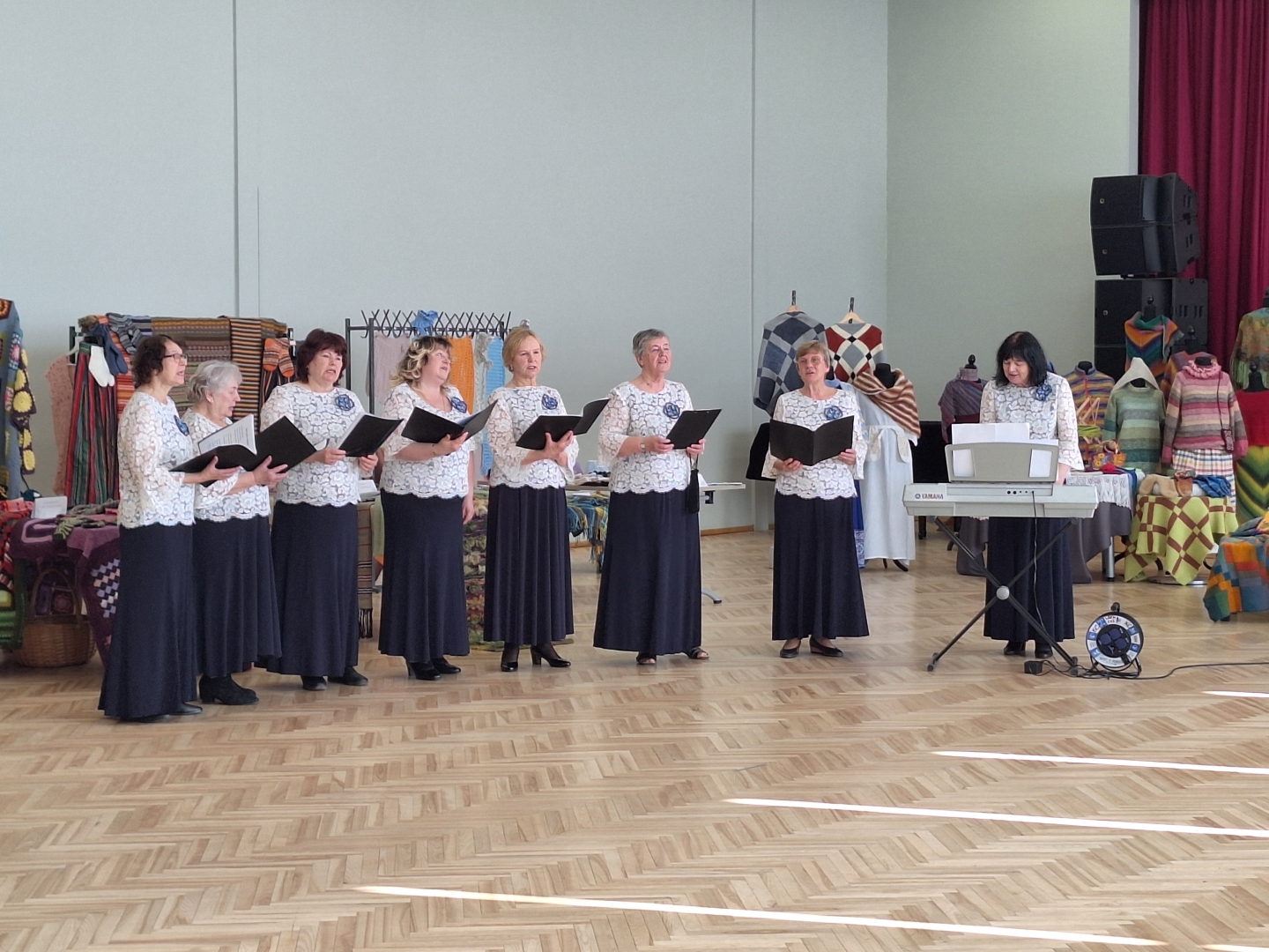 tikšanās “Laiki mainās, rokdarbi paliek”, koncerts