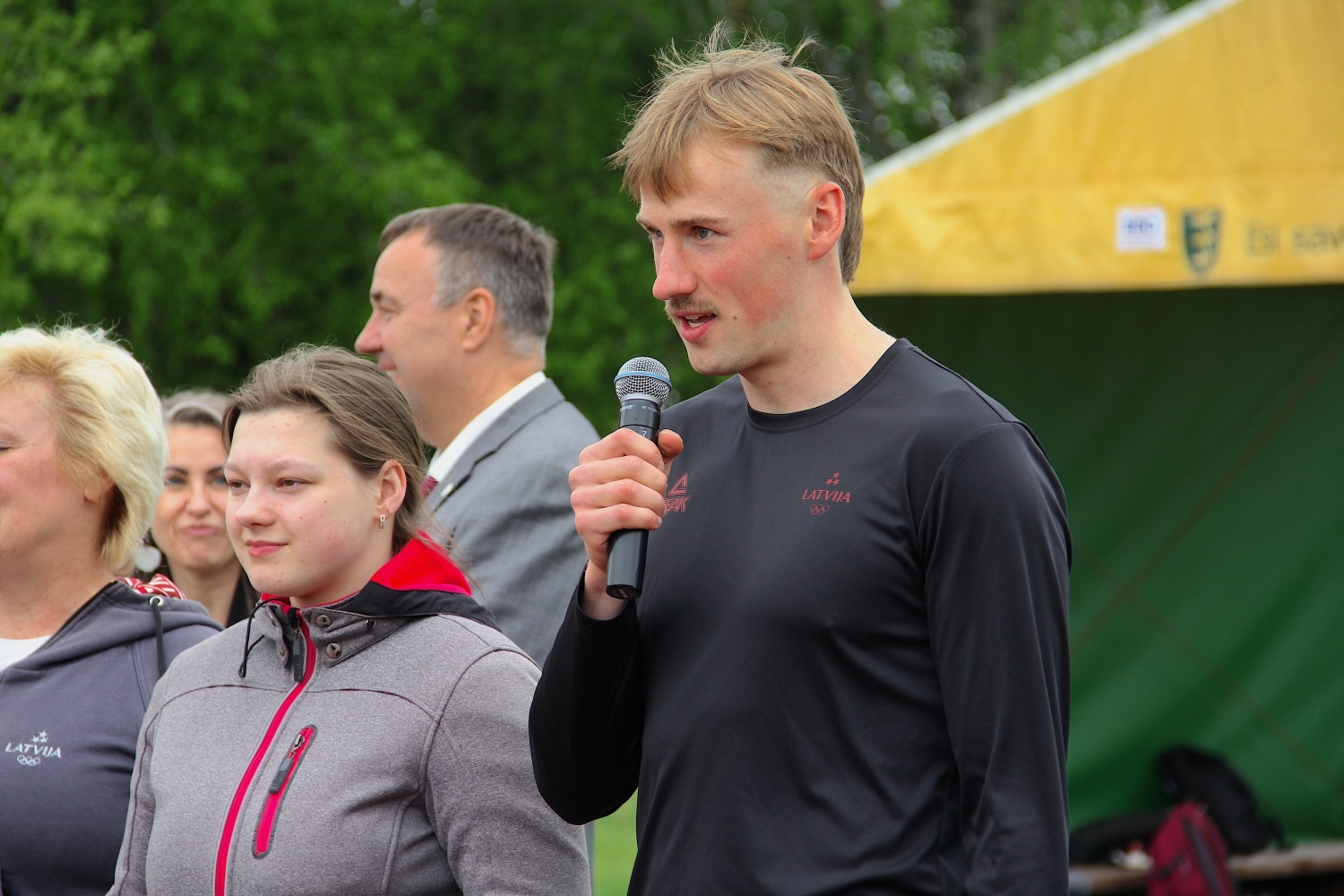 Latvijas Jaunatnes olimpiādes lāpas nodošana Ropažu novadā