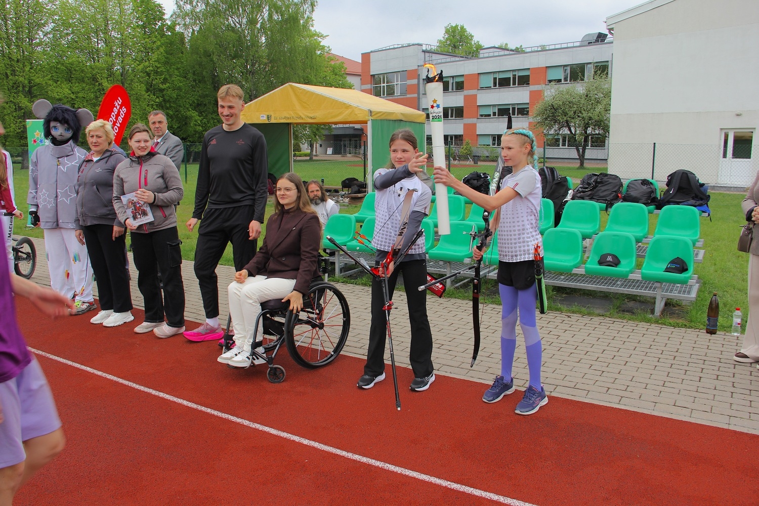 Latvijas Jaunatnes olimpiādes lāpas nodošana Ropažu novadā
