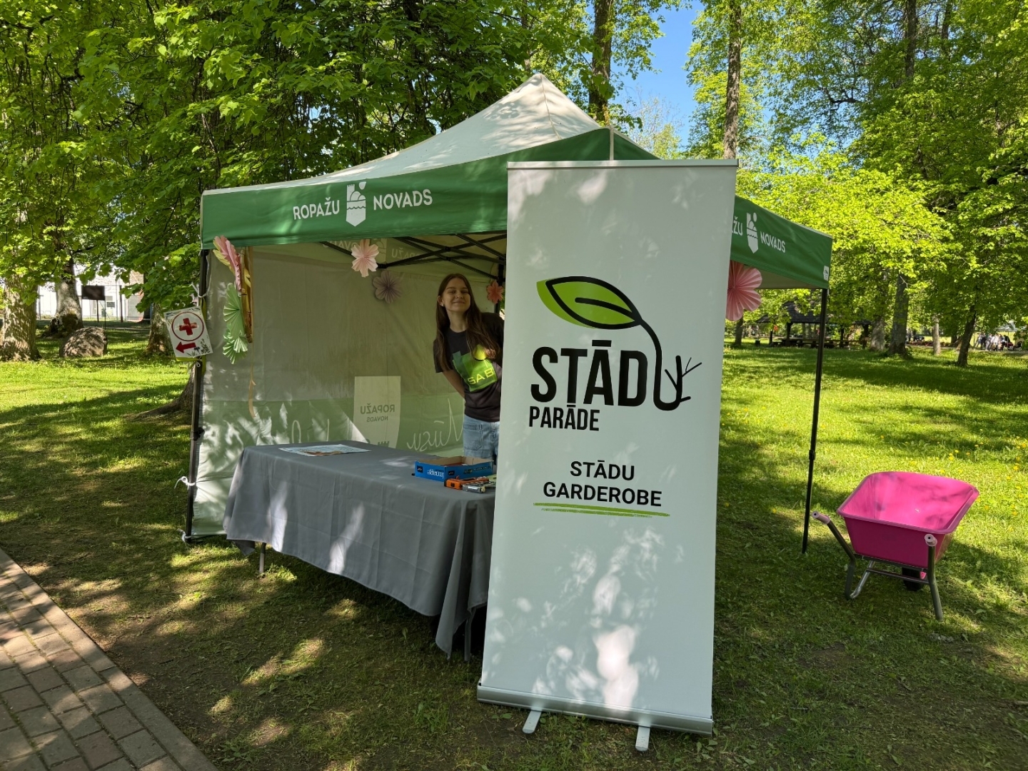 Vasarsvētku Stādu parāde Ropažu parkā
