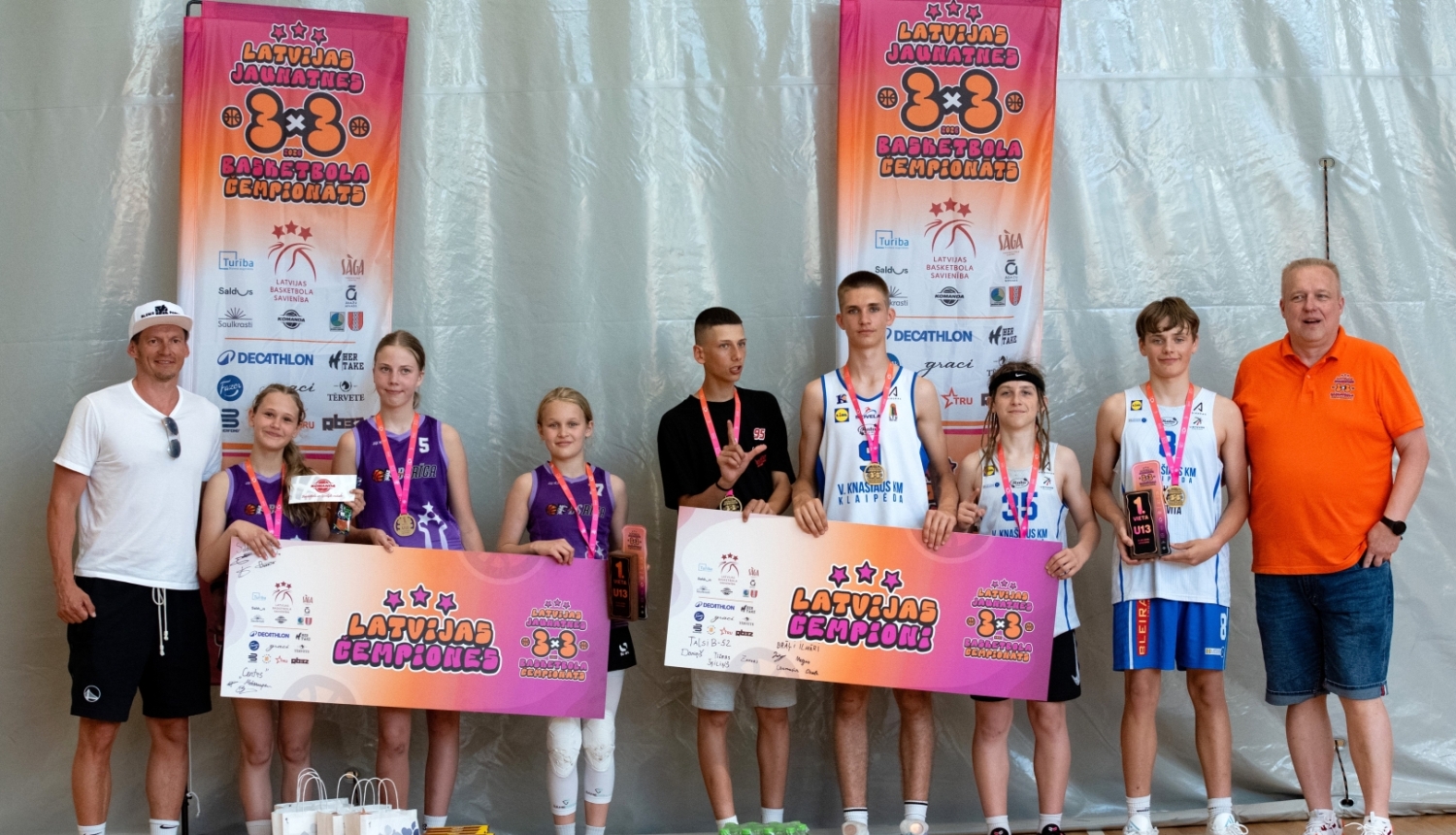 Latvijas Jaunatnes 3x3 basketbola čempionātam ir Latvijas Basketbola savienības (LBS) apstiprināts valsts čempionāta statuss. Projekta līdzfinansēšana notiek LBS biedru programmas "FIBA EuroBasket 2025 – Latvijas basketbola nākotnei" ietvaros. Sacensību organizators – basketbola klubs "Varenie runči" – Upesciema turnīra norisē sadarbojās ar Ropažu novada Garkalnes Sporta centru. 