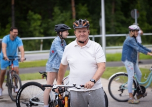 Ropažu novadā svinīgi atklāti jaunie gājēju un velosipēdu ceļi gar autoceļiem P4 un P5 