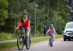 Ropažu novadā svinīgi atklāti jaunie gājēju un velosipēdu ceļi gar autoceļiem P4 un P5 