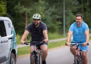 Ropažu novadā svinīgi atklāti jaunie gājēju un velosipēdu ceļi gar autoceļiem P4 un P5 